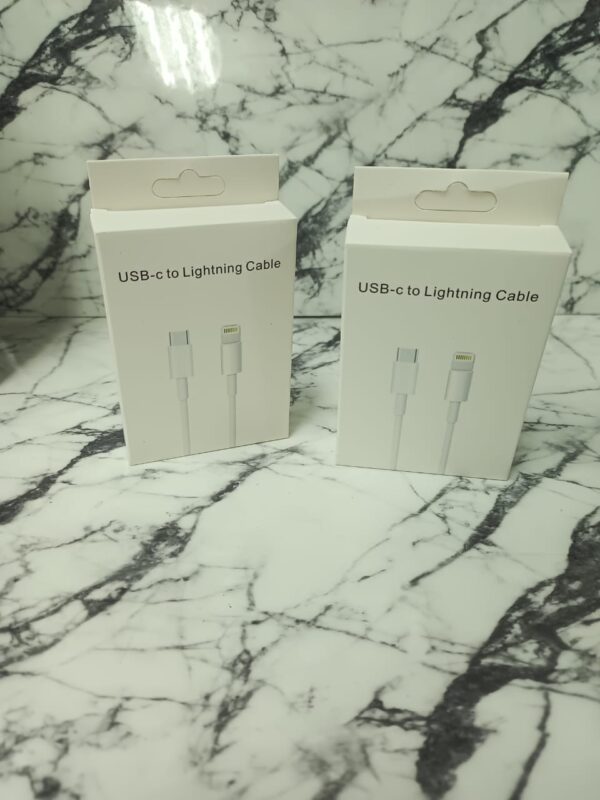 CABLE USB C A  IPHONE