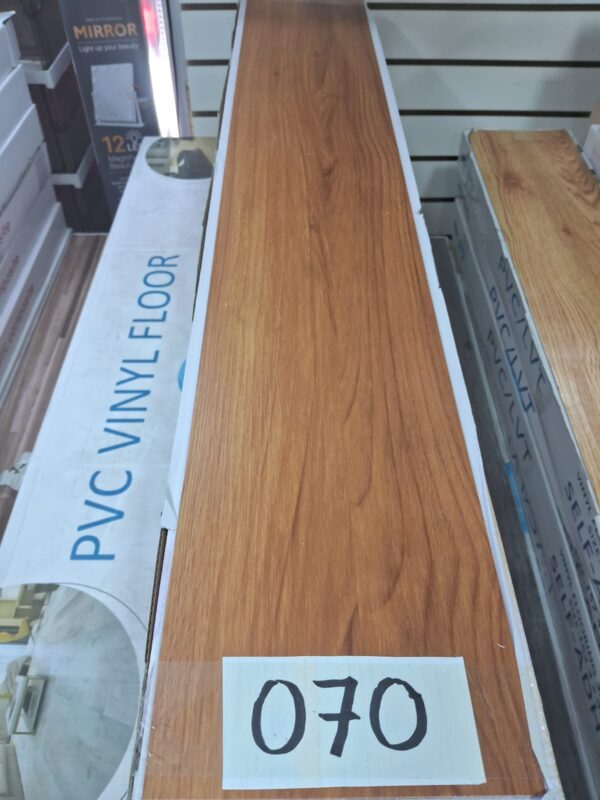 PISO VINILICO MODELO 070