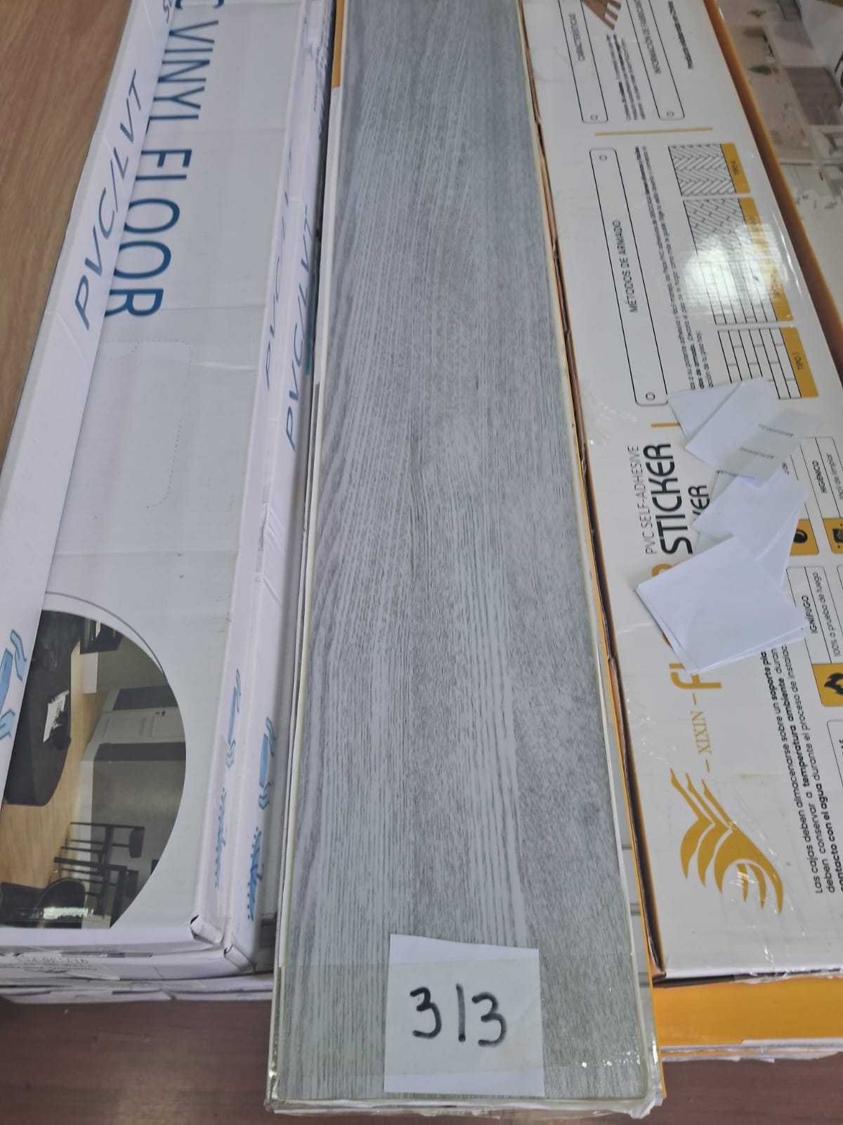 PISO VINILICO MODELO 313