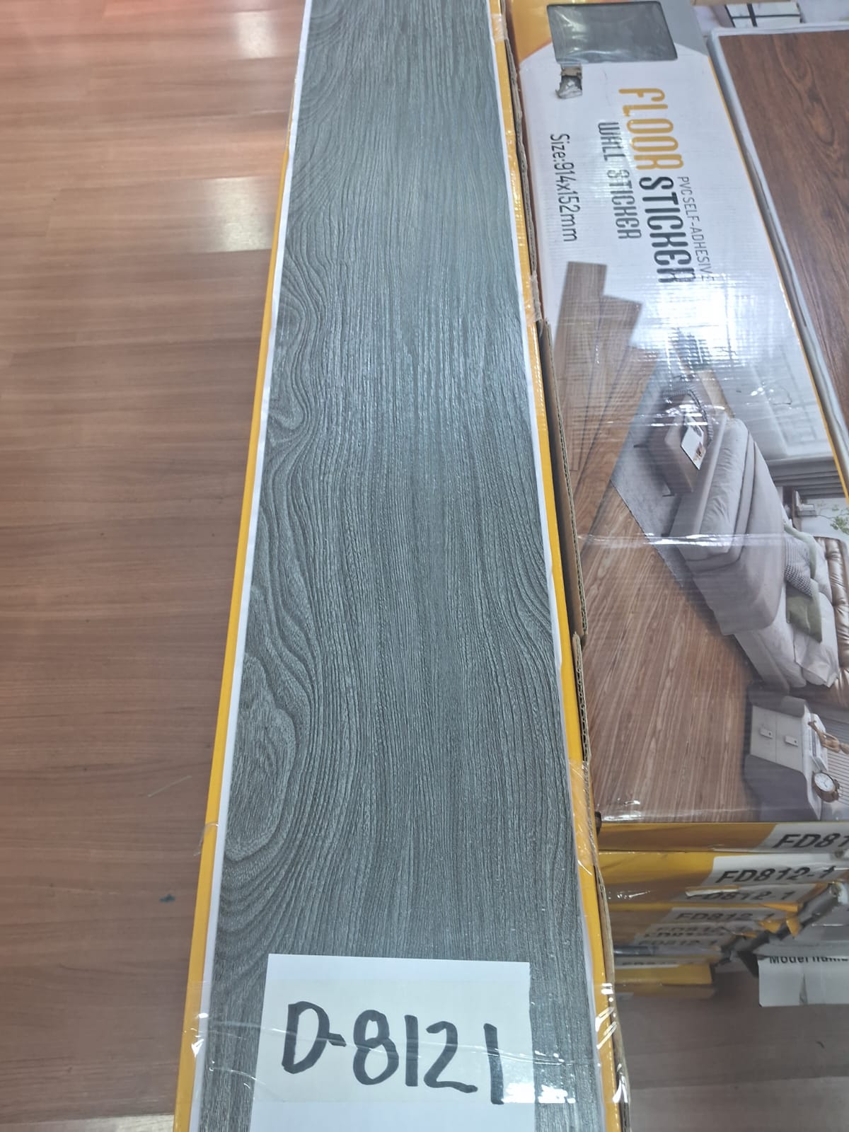 PISO VINILICO MODELO D-8121