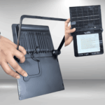 Foco Solar con Panel de 300W de 14 x 16 Cms. TASBEL